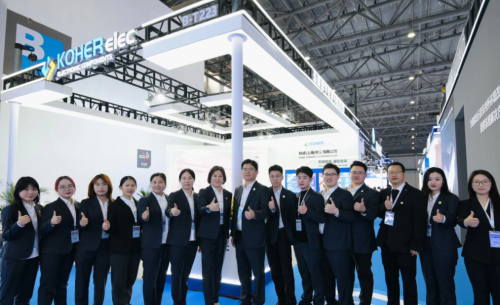 驭光而行 感知未来｜九五至尊VI电子闪耀2026 ALE车灯展